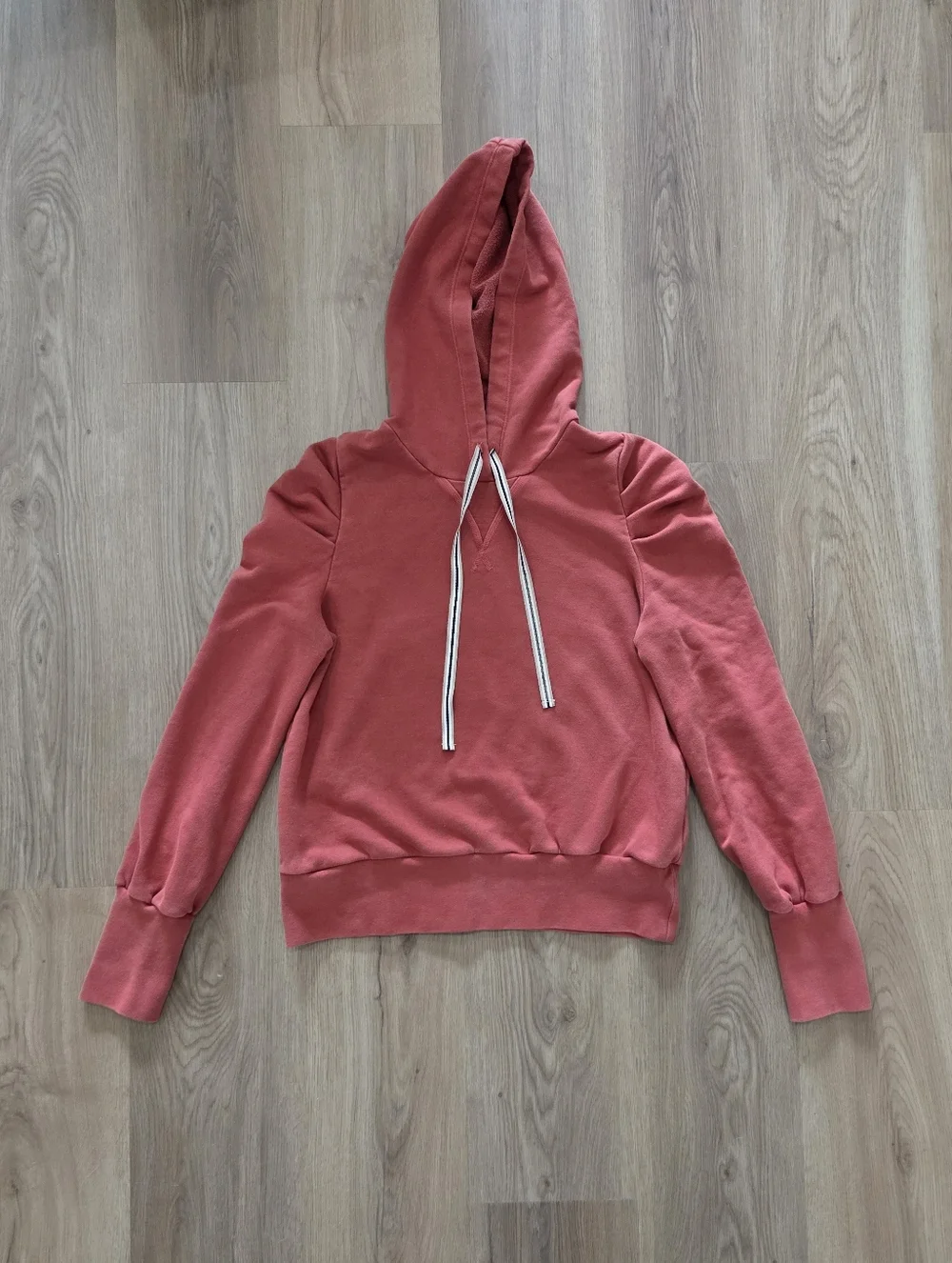 Evereve Wmns Tyra Puff Sleeve Hoodie M Burnt Red Preppy Cozy Girly Comfy Casual - Picture 2 of 9